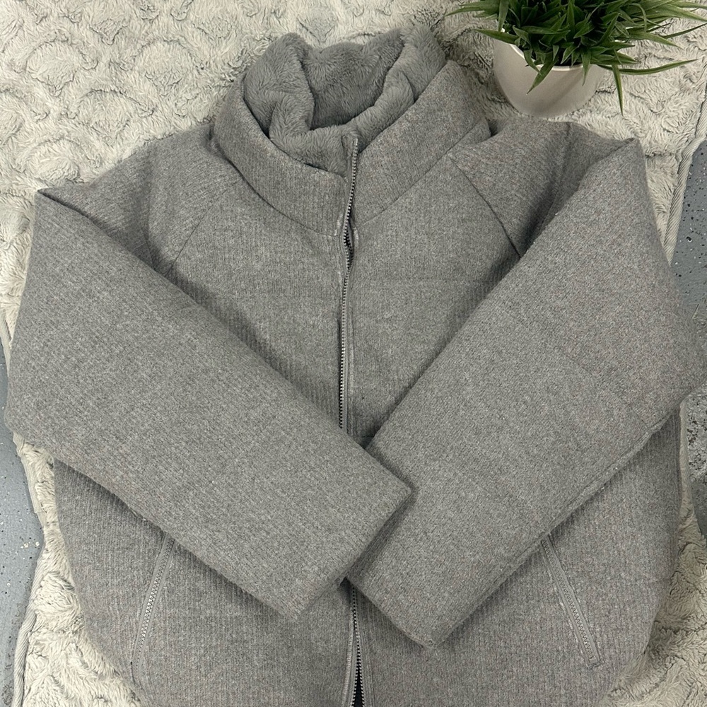 Tahari Gray Puffer Jacket with Quilted Design and High Collar